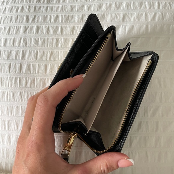 COPY - Marc Jacobs Wallet - Picture 5 of 5